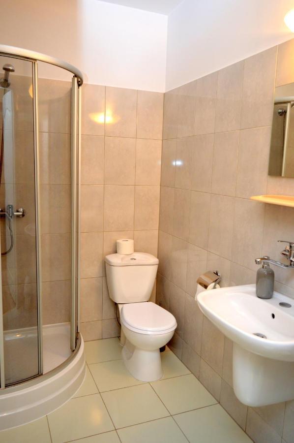 Kamienica Pokoje & Restauracja Opalenica Ngoại thất bức ảnh